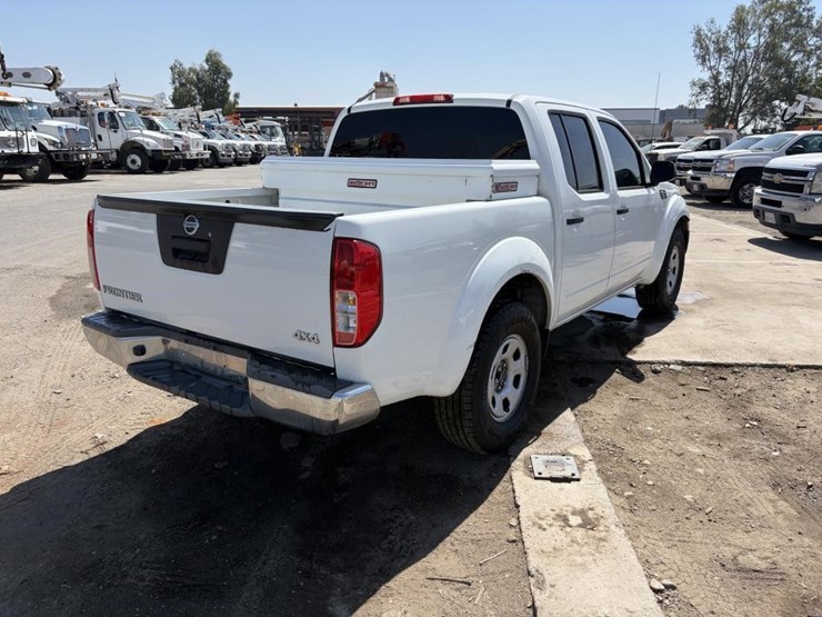2016-nissan-frontier-image-3