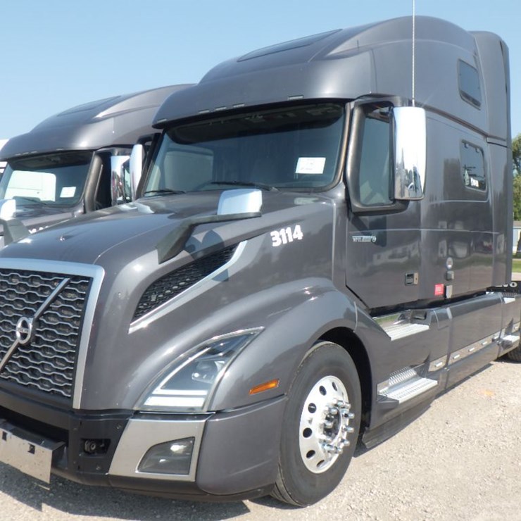 2024 VOLVO VNL860