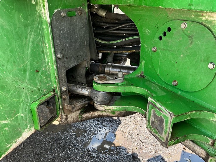 2019-deere-848l-image-38