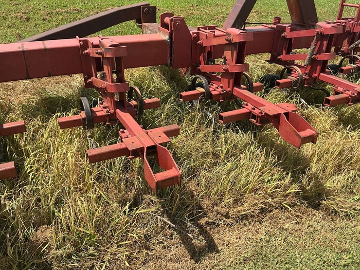 16-row-rowcrop-cultivator-image-7