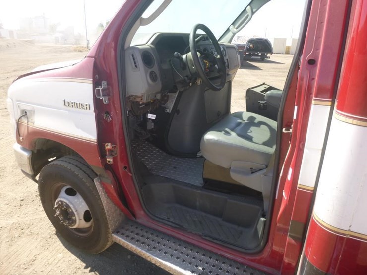 2014-ford-e350-image-9