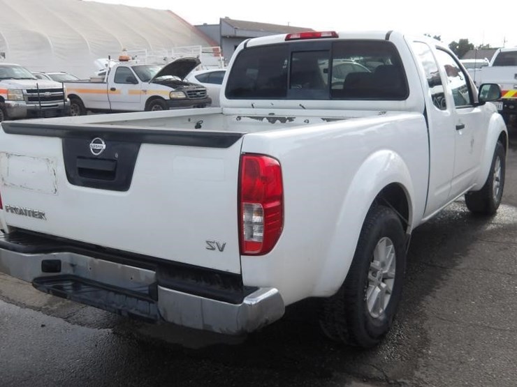 2016-nissan-frontier-image-4