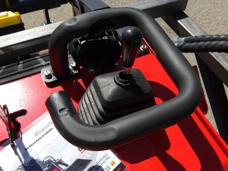 2026-zjz-380-skid-steer-track-loader-image-17