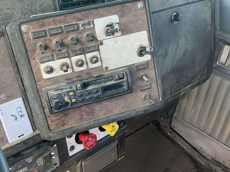1996-kenworth-t800-image-12