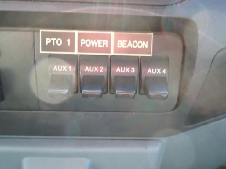 2011-ford-f550-image-32