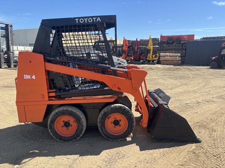toyota-3sdk-skid-steer-loader-image-7