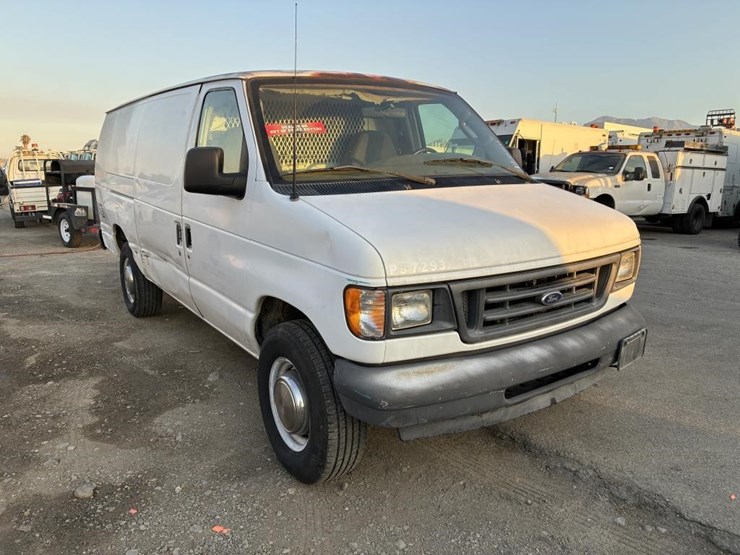2003-ford-e350-sd-image-2