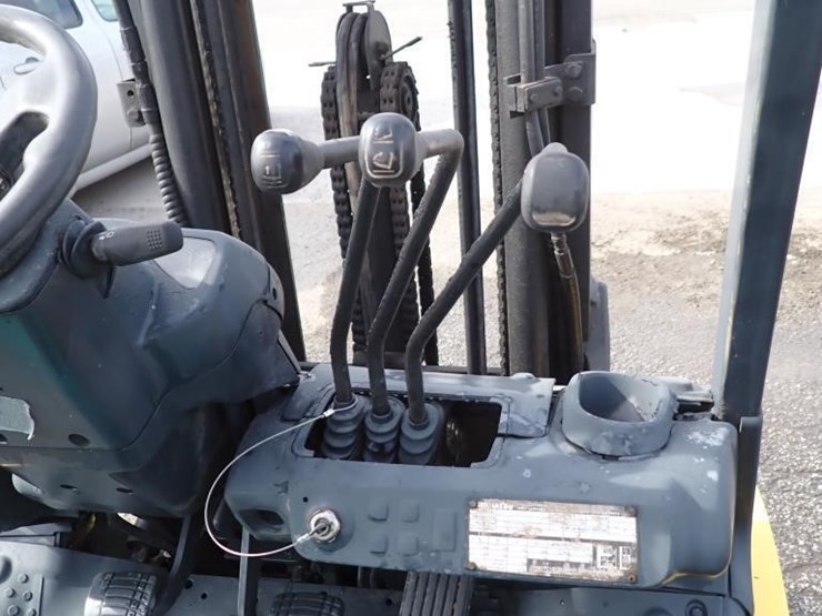 2008-komatsu-g25-forklift-image-16