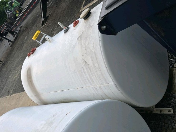 #491-•-300-gallon-fuel-tank-image-3