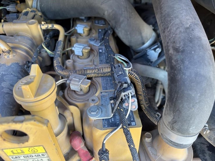 2016-caterpillar-259d-image-41