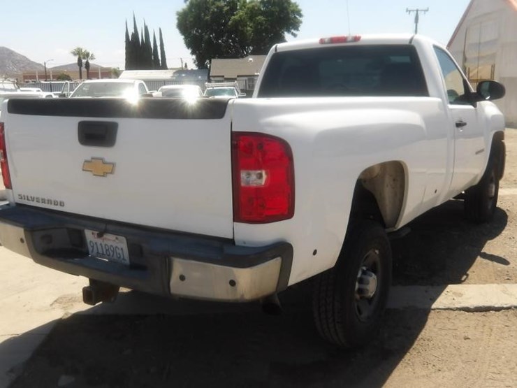 2008-chevrolet-silverado-2500-image-3