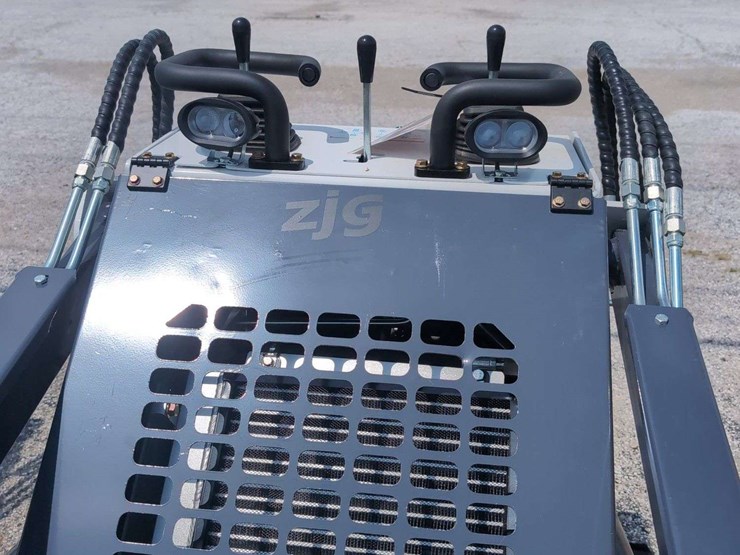 zjg-mini-skid-steer-loader-zj-380-(white)---15hp-image-5