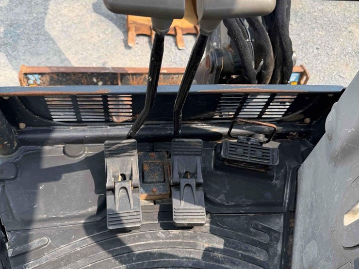 deere-35g-image-16