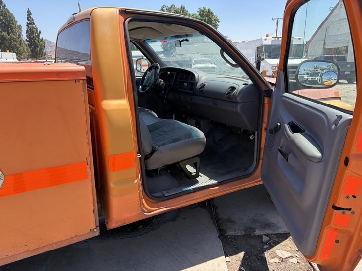2001-dodge-ram-2500-image-13