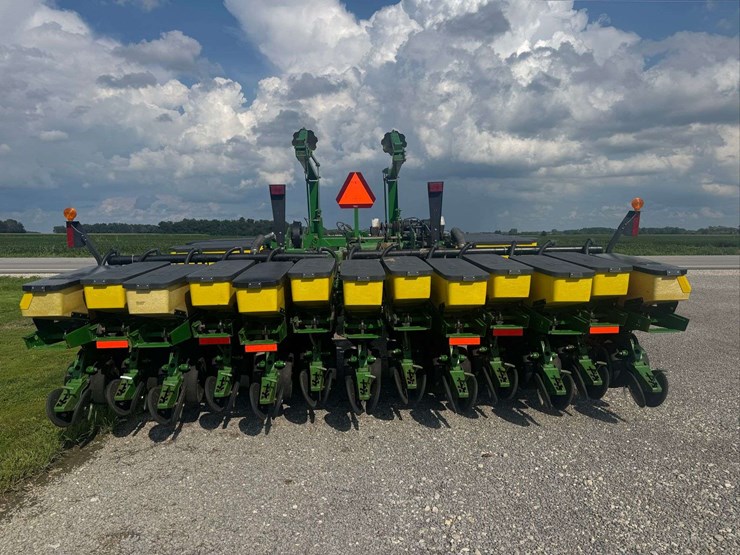 1999-john-deere-1780-image-8