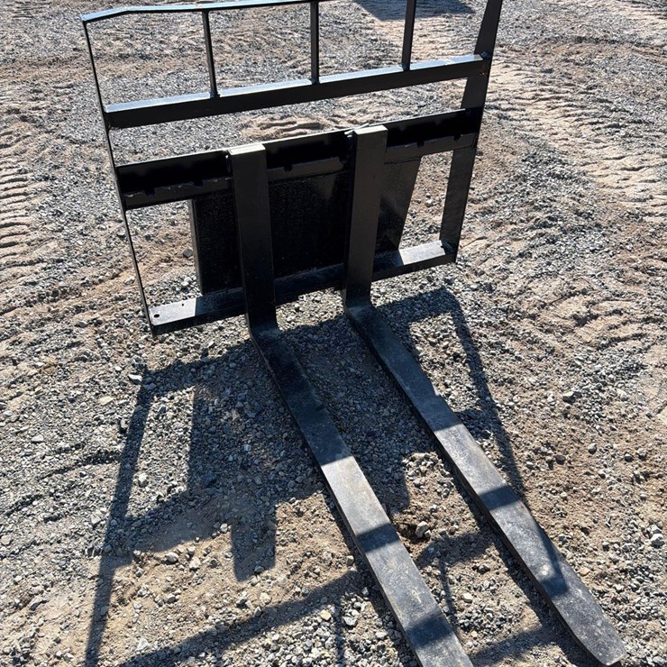 Unused Kivel Quick Attach Pallet Forks for Dingo/ Mini Skid Steer