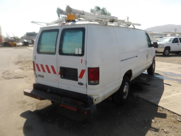 2002-ford-e350-image-3