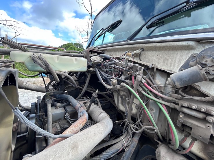 1995-ford-l7000-image-44
