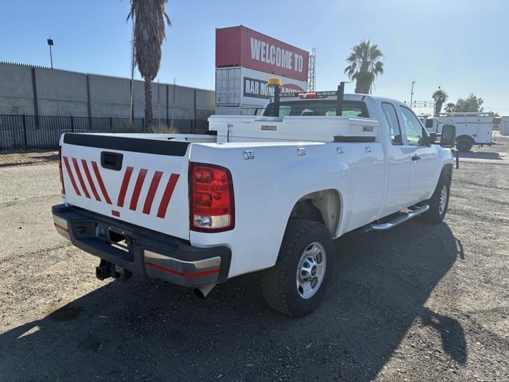 2012-gmc-sierra-2500hd-image-4