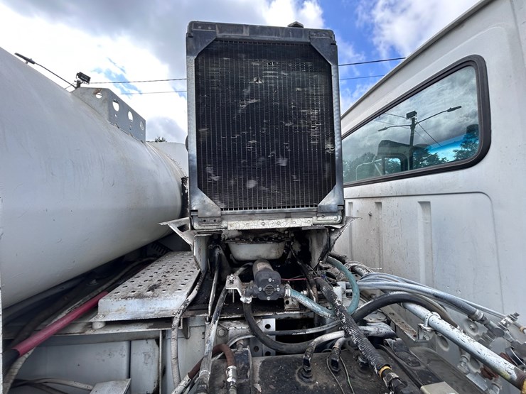 1995-ford-l7000-image-25