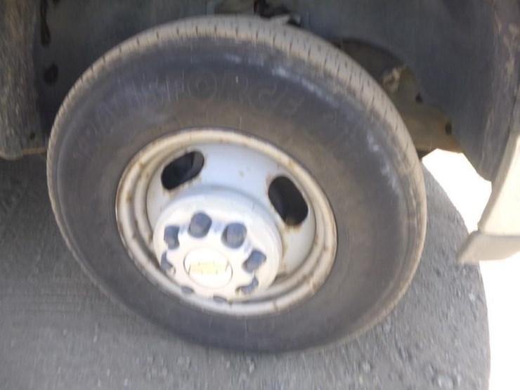 2001-chevrolet-3500-image-32