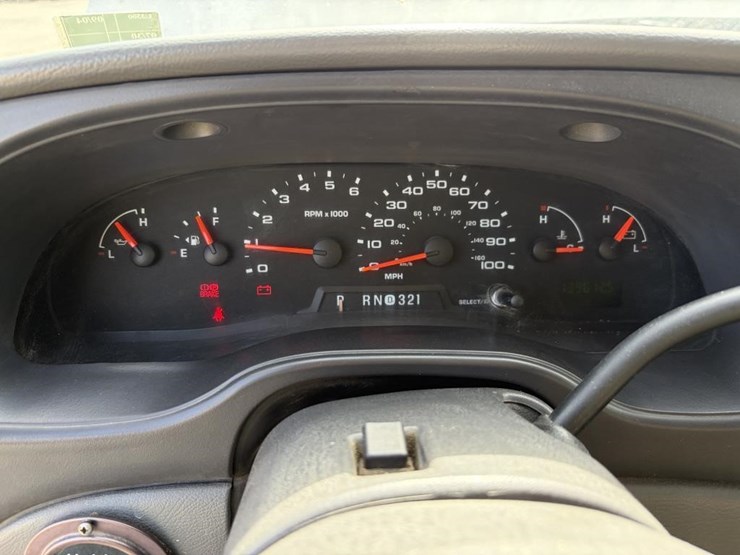 2006-ford-e350-image-18