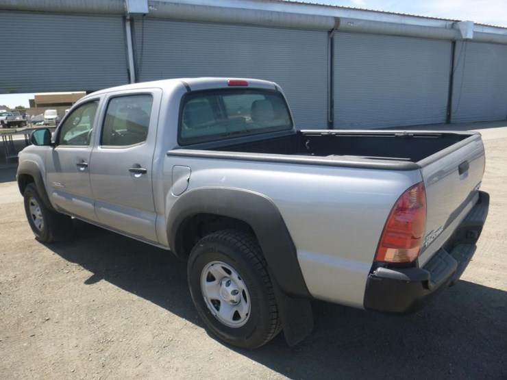 2015-toyota-tacoma-image-4