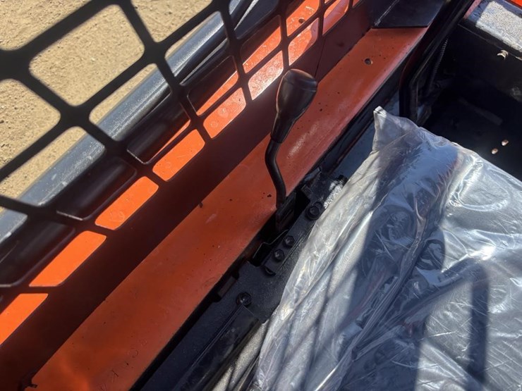 toyota-3sdk-skid-steer-loader-image-23