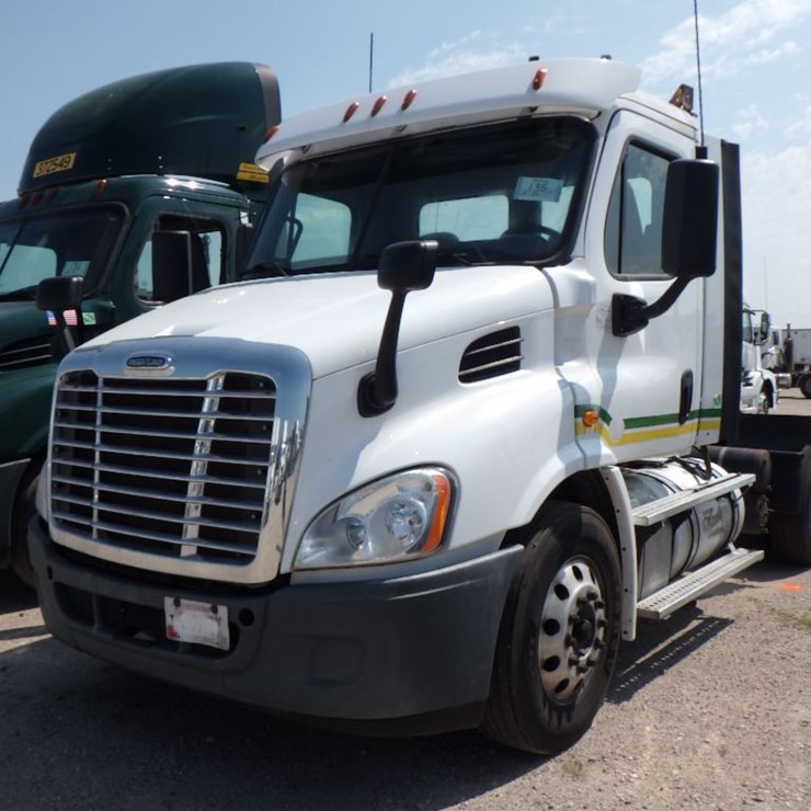 2018 FREIGHTLINER CASCADIA 113