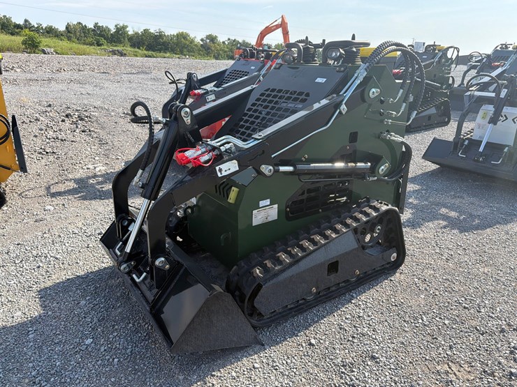 #37-•-new-zjg-zj-380-mini-skid-loader-image-1