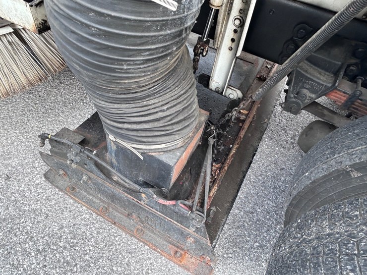 1995-ford-l7000-image-17