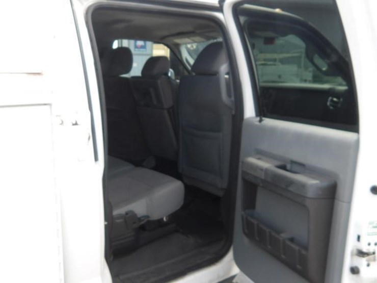 2011-ford-f550-image-17