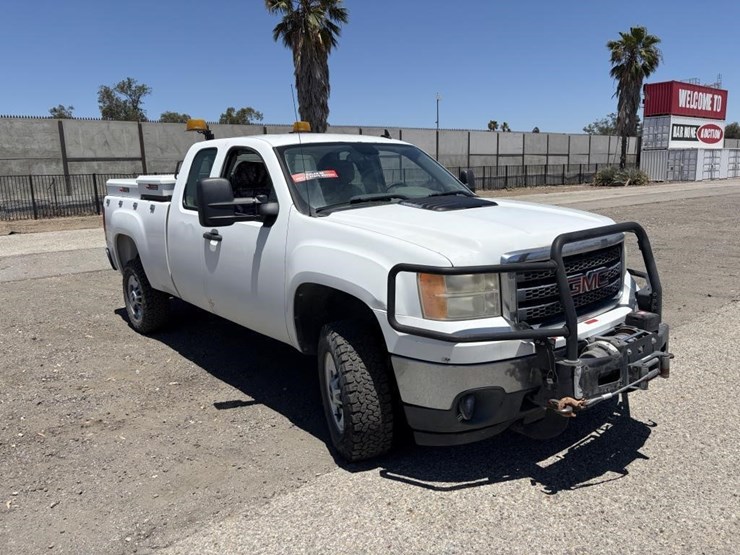 2012-gmc-sierra-2500hd-image-2