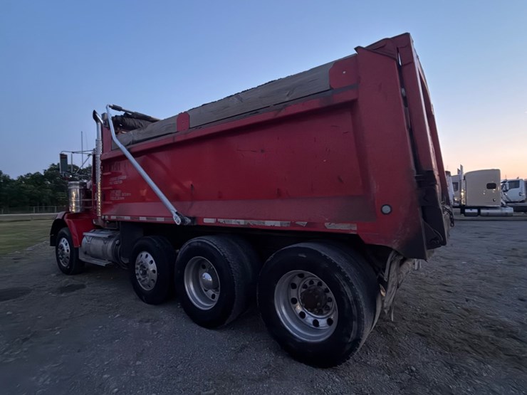 2013-kenworth-t800-image-4