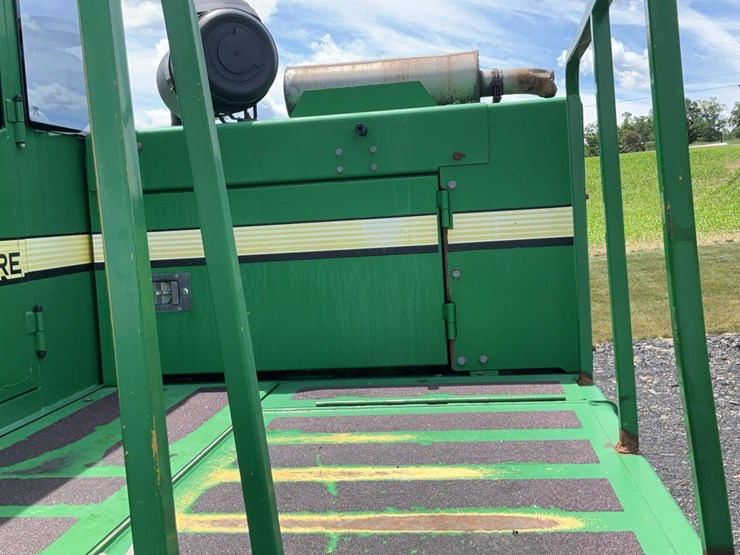 2015-deere-437d-image-38