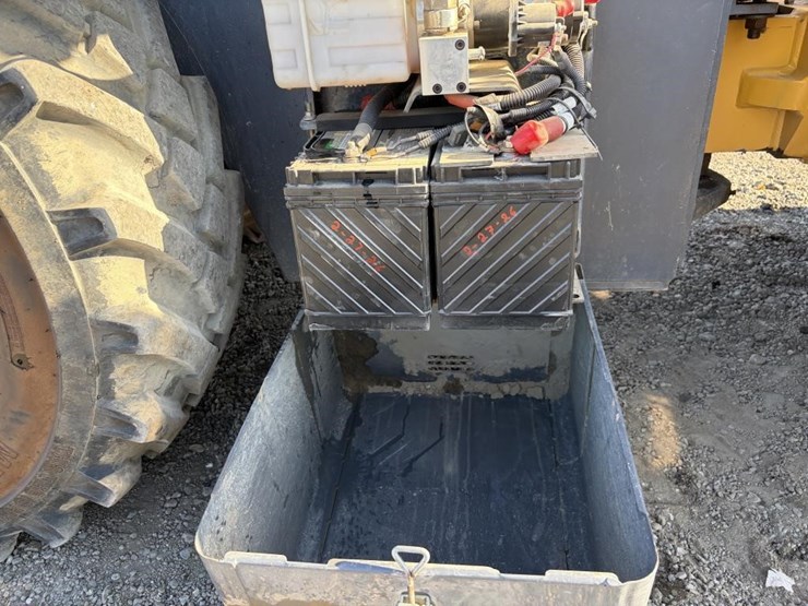 2021-xcmg-cv83pdu-vibratory-roller-image-18