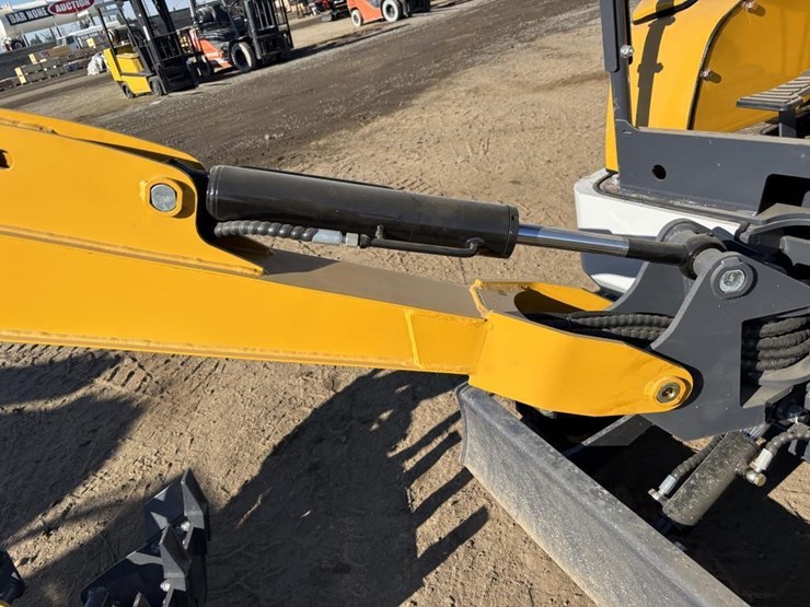 2026-me20-hydraulic-excavator-image-12