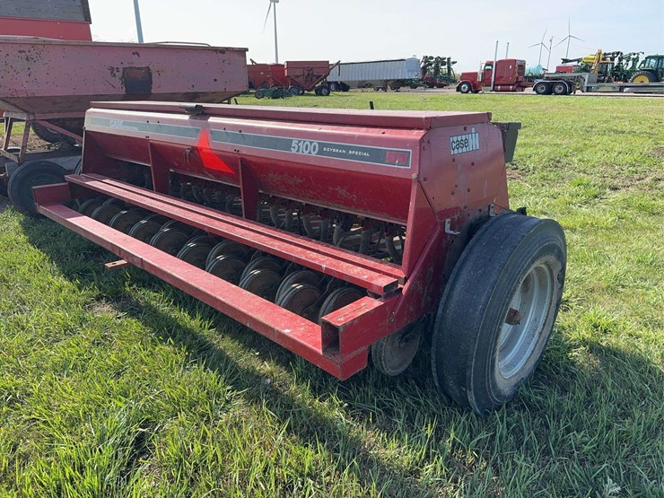 case-ih-5100-image-5
