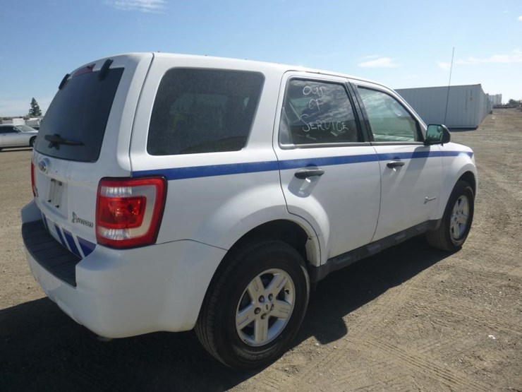2011-ford-escape-image-3