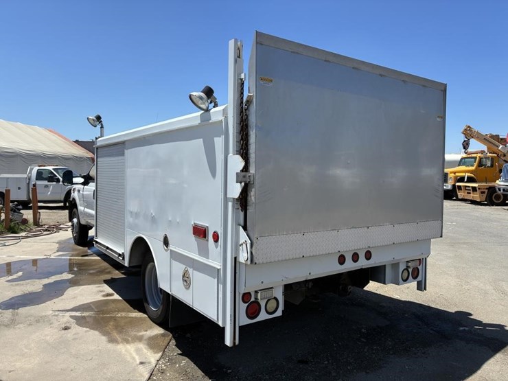 2001-ford-f550-image-4