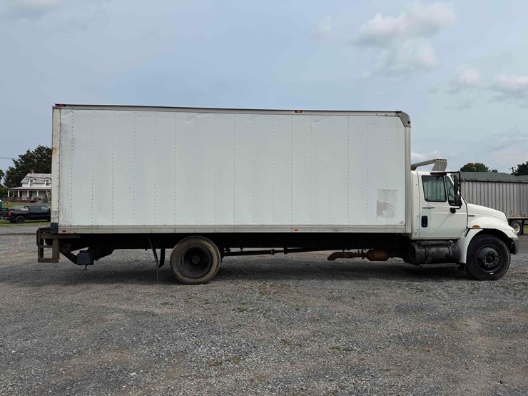 2009-international-durastar-4300-image-8