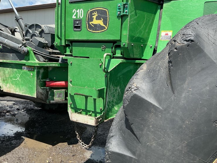 2019-deere-848l-image-32