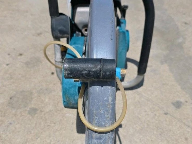 #104-•-makita-ek7301-concrete-saw-image-4