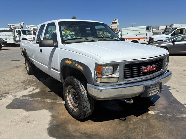 2000-gmc-sierra-2500-image-2