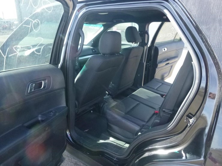 2016-ford-explorer-image-7
