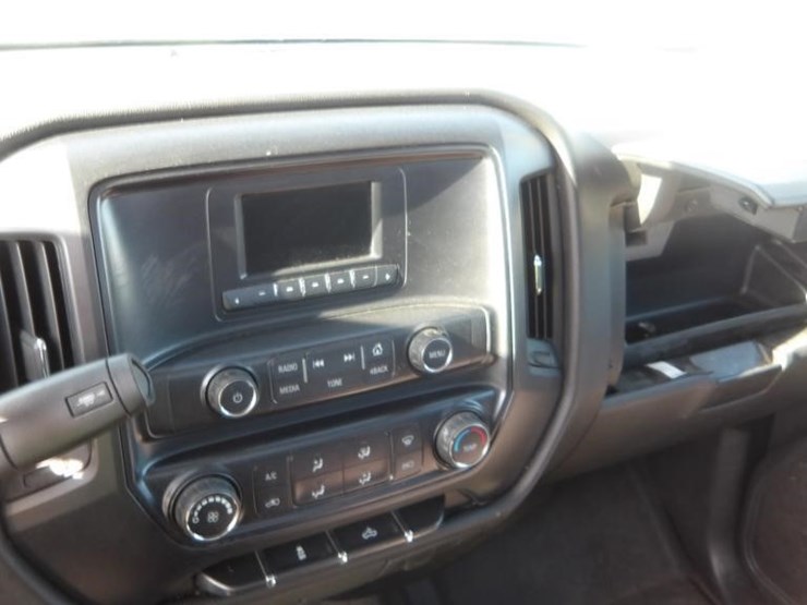 2016-chevrolet-silverado-2500-image-21