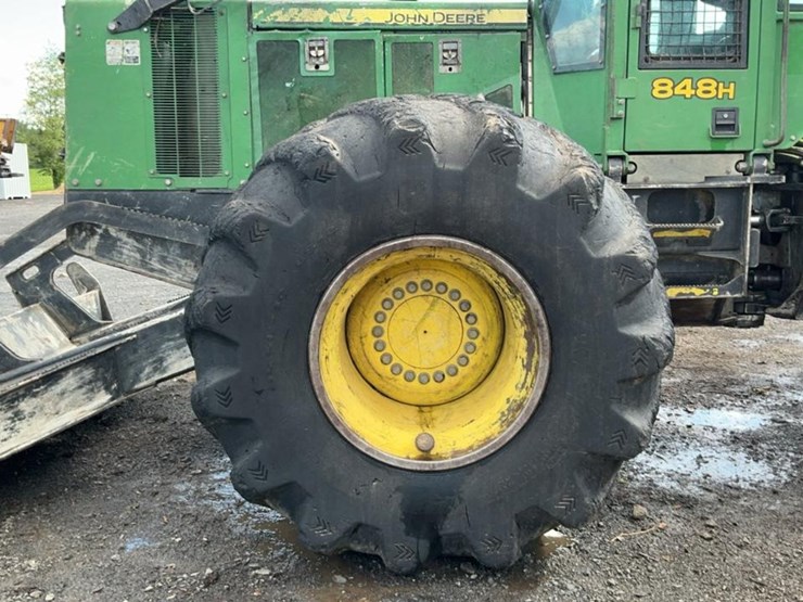 2012-deere-848h-image-82