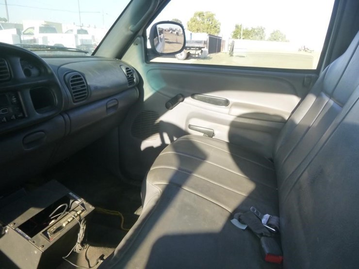 2001-dodge-ram-2500-image-11
