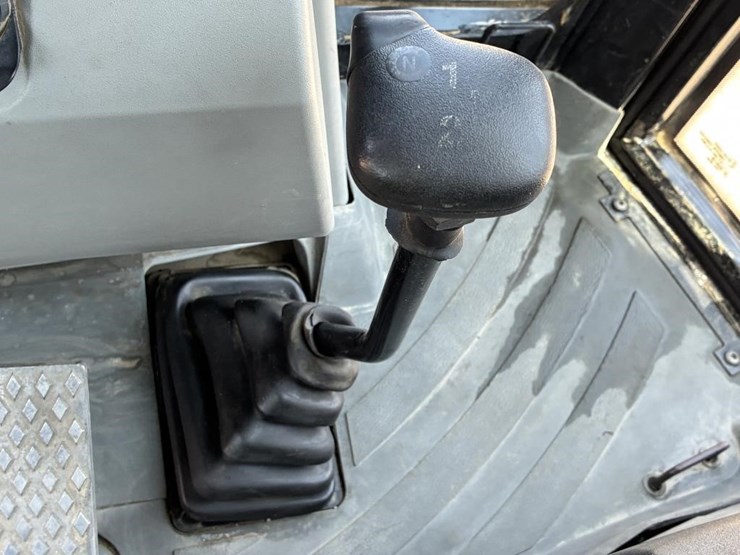 2008-caterpillar-420e-image-28