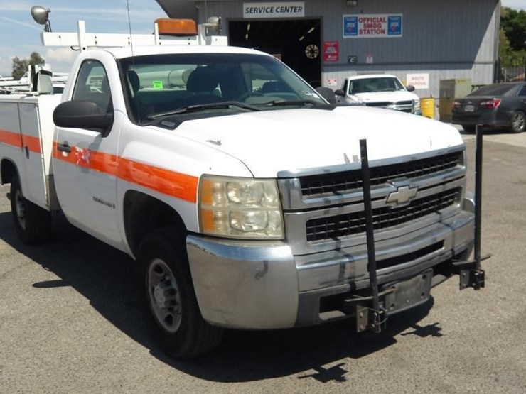 2007-chevrolet-silverado-2500-image-2